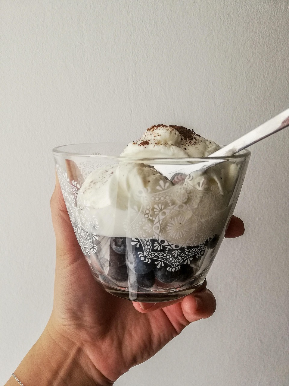 yogurt, blueberries, clean eating, sugar free, dessert, cinnamon